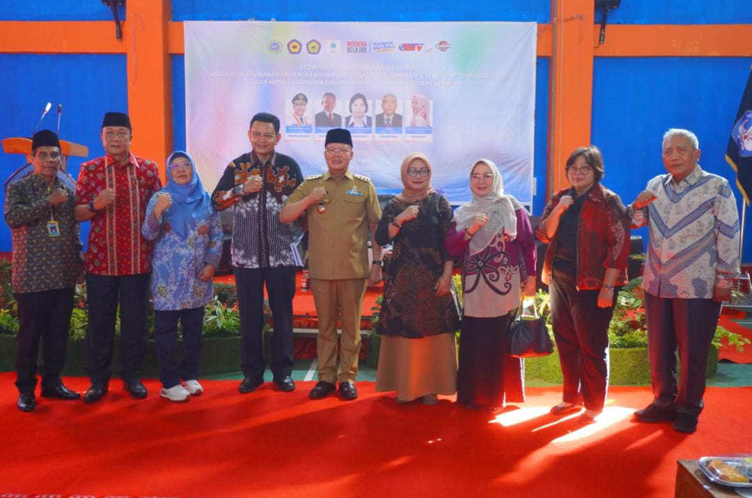 Unihaz Gelar Bedah Buku Alumni Sekdilu dan Seminar Nasional tentang ASEAN Unihaz Gelar Bedah Buku Alumni Sekdilu dan Seminar Nasional tentang ASEAN