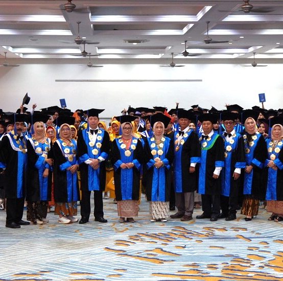 Universitas Prof. Dr. Hazairin, SH. Gelar Wisuda ke-44, Rektor Tekankan Pentingnya Peran Ilmu Pengetahuan di Era Digital